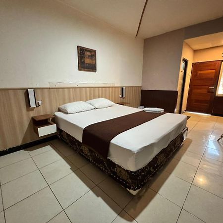 Wisma Madagaskar Palangka Raya Bagian luar foto
