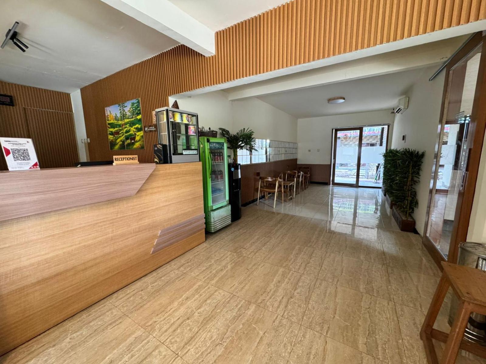 Wisma Madagaskar Palangka Raya Bagian luar foto